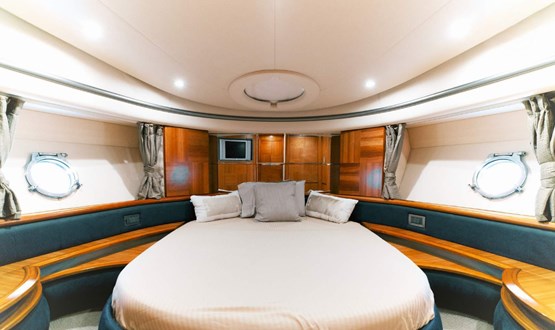 Grand Crew Azimut 50ft | AED1100/Hour